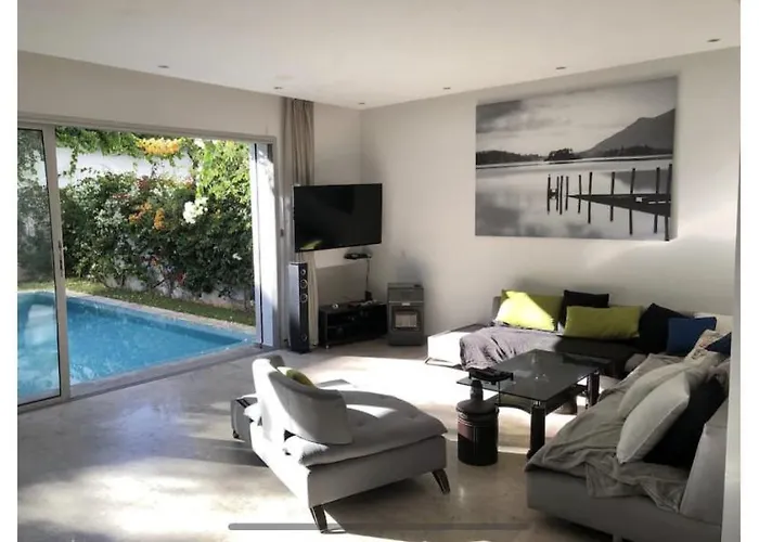 Moderne Avec Piscine, Front De Mer