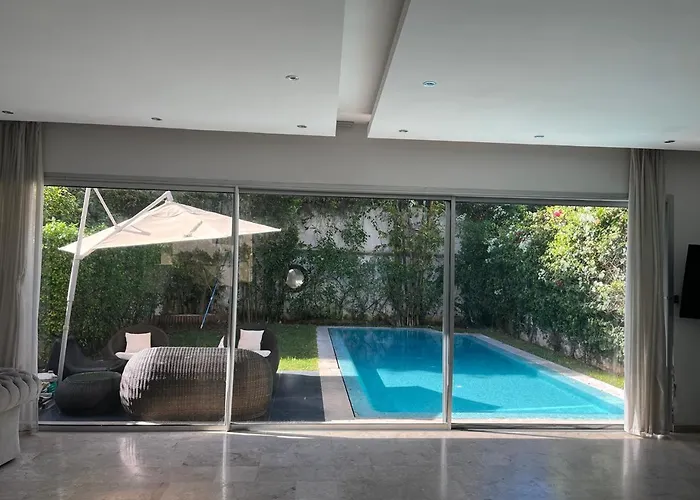 Moderne Avec Piscine, Front De Mer
